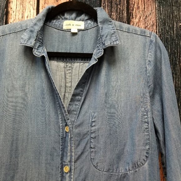 Cloth & Stone Chambray Top - Picture 6 of 6